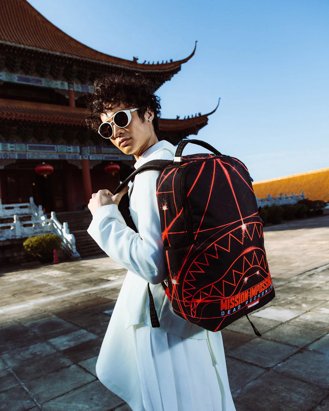 MOCHILA SPRAYGROUND MISSION IMPOSSIBLE LASER SHARK