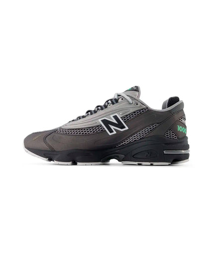 NEW BALANCE 1000 BLACK/DARK SILVER METALLIC HOMBRE