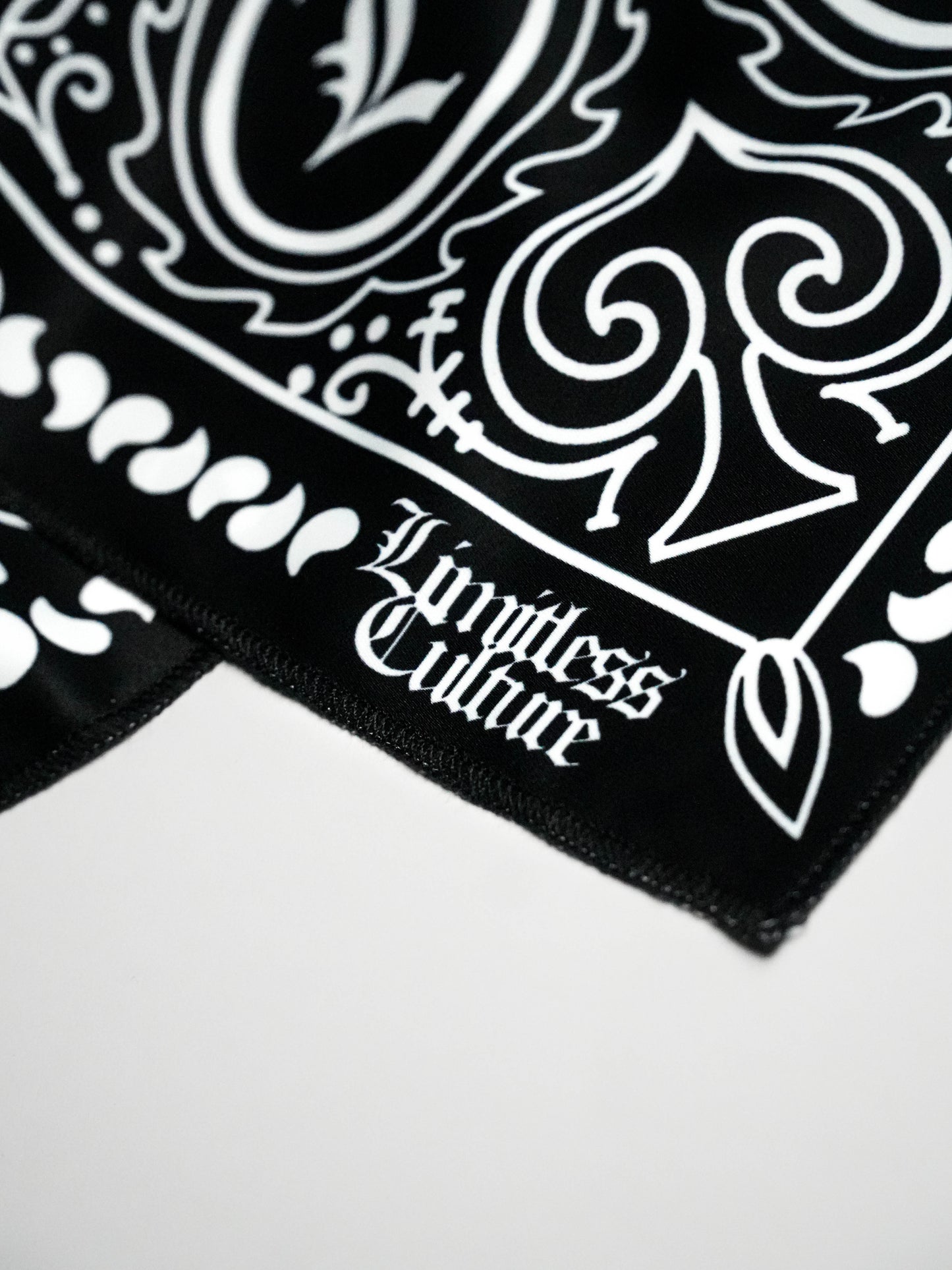 LIMITLESS CULTURE BANDANA MIDNIGHT PAISLEY