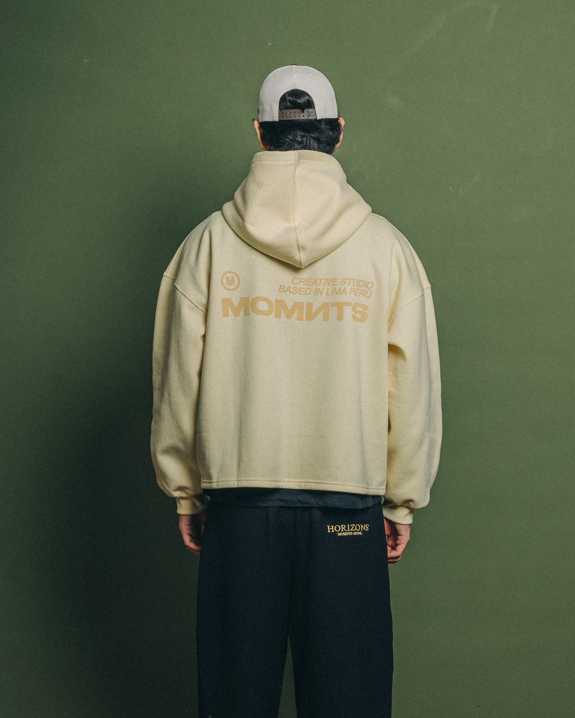 MOMNTS CREATIVE AMARELLO ZIPPER HOODIE