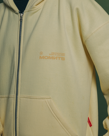 MOMNTS CREATIVE AMARELLO ZIPPER HOODIE