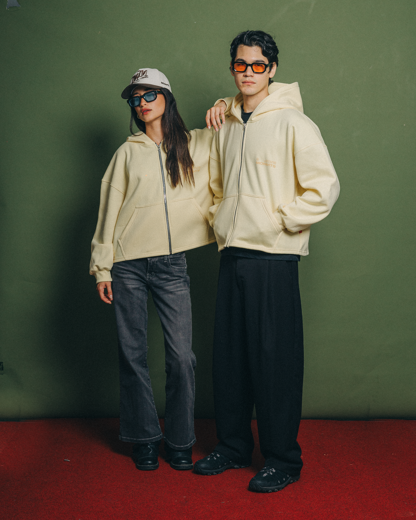 MOMNTS CREATIVE AMARELLO ZIPPER HOODIE