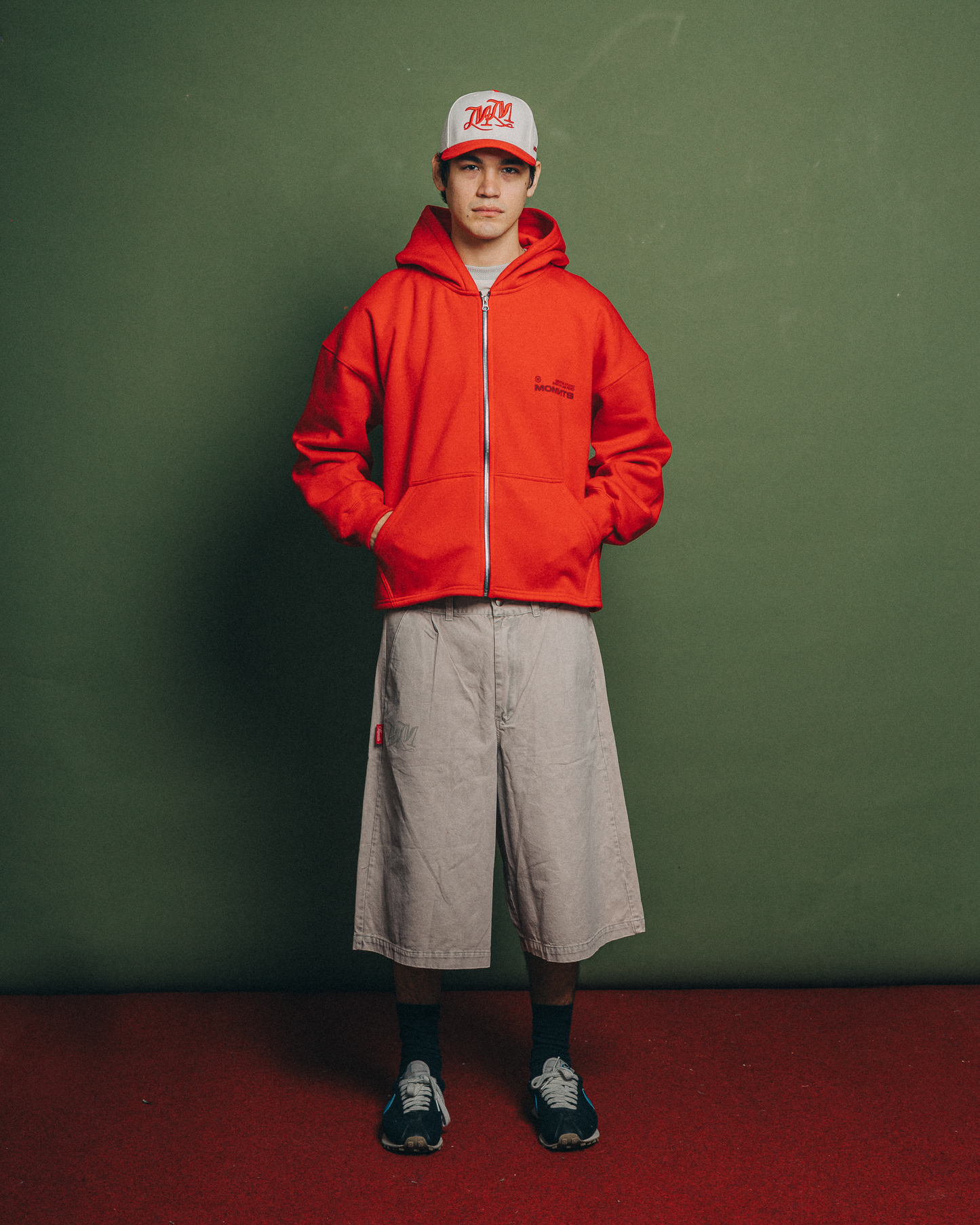 MOMNTS CREATIVE RED ZIPPER HODDIE