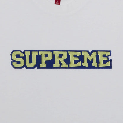 SUPREME SATIN APPLIQUÉ S/S TOP WHITE