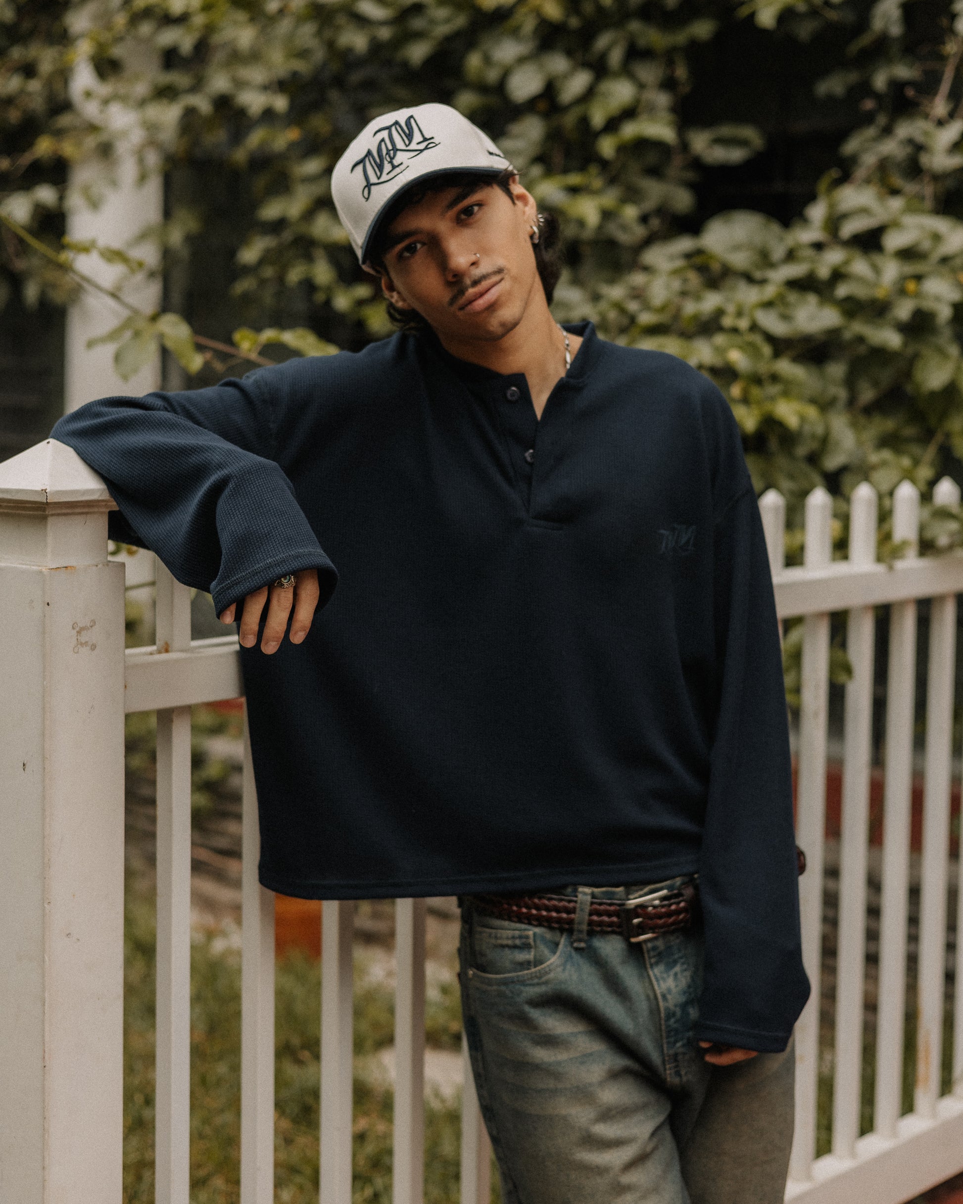 MOMNTS BLUE MARINE HENLEY