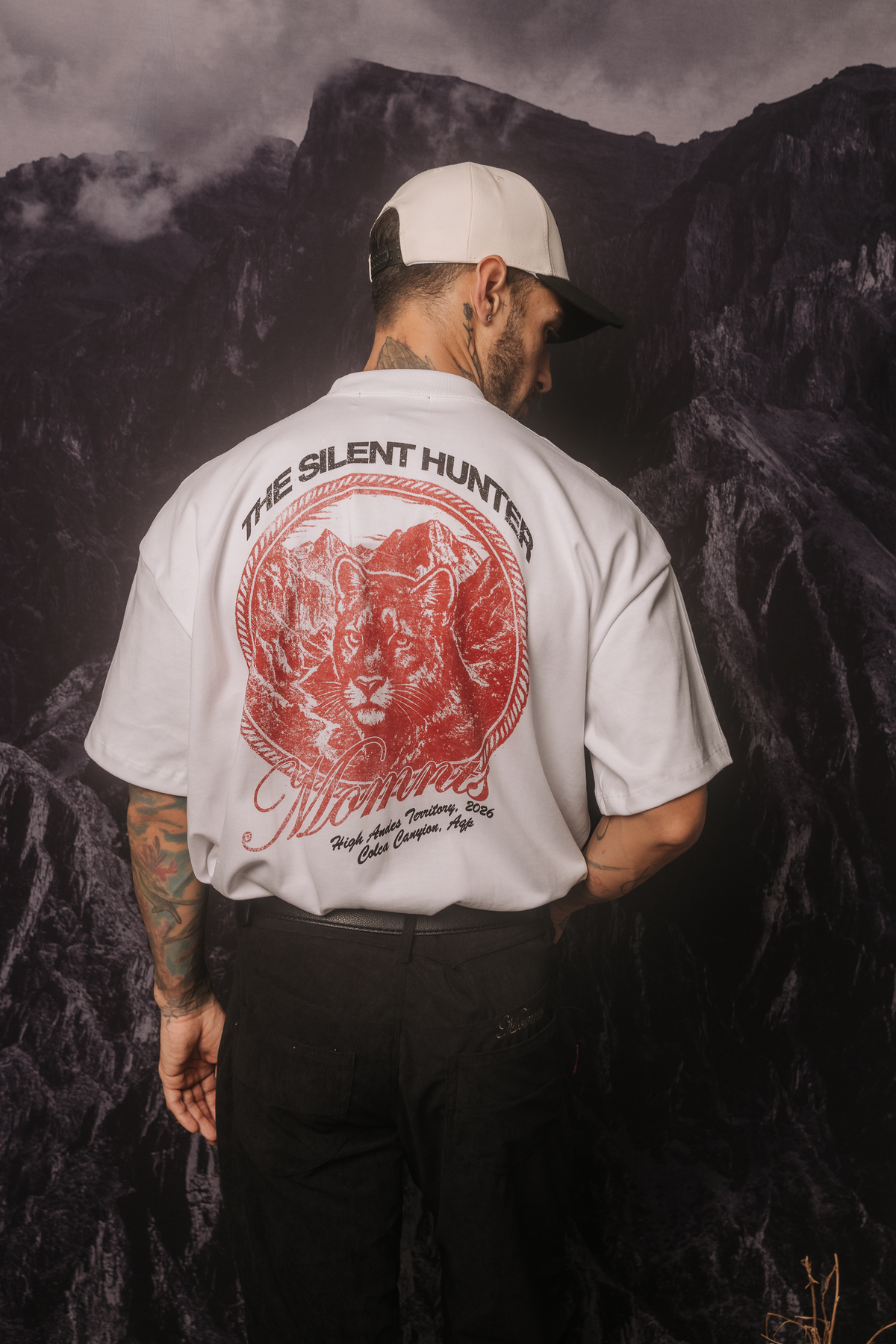 MOMNTS THE SILENT HUNTER T-SHIRT
